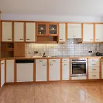 Haus Helena メラウ